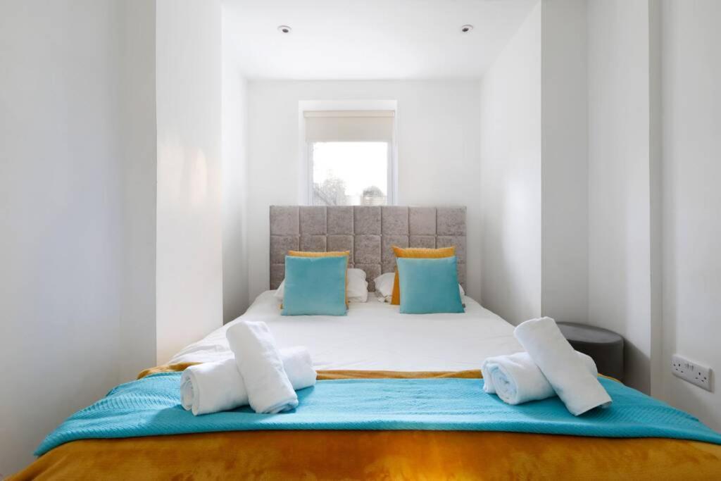 2 Bedrooms Close To The Beach With Garden And Own Entrance ! Brighton Bagian luar foto
