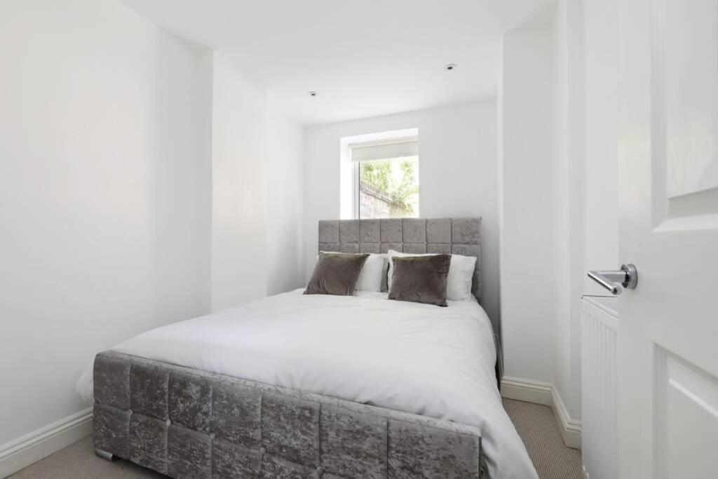 2 Bedrooms Close To The Beach With Garden And Own Entrance ! Brighton Bagian luar foto